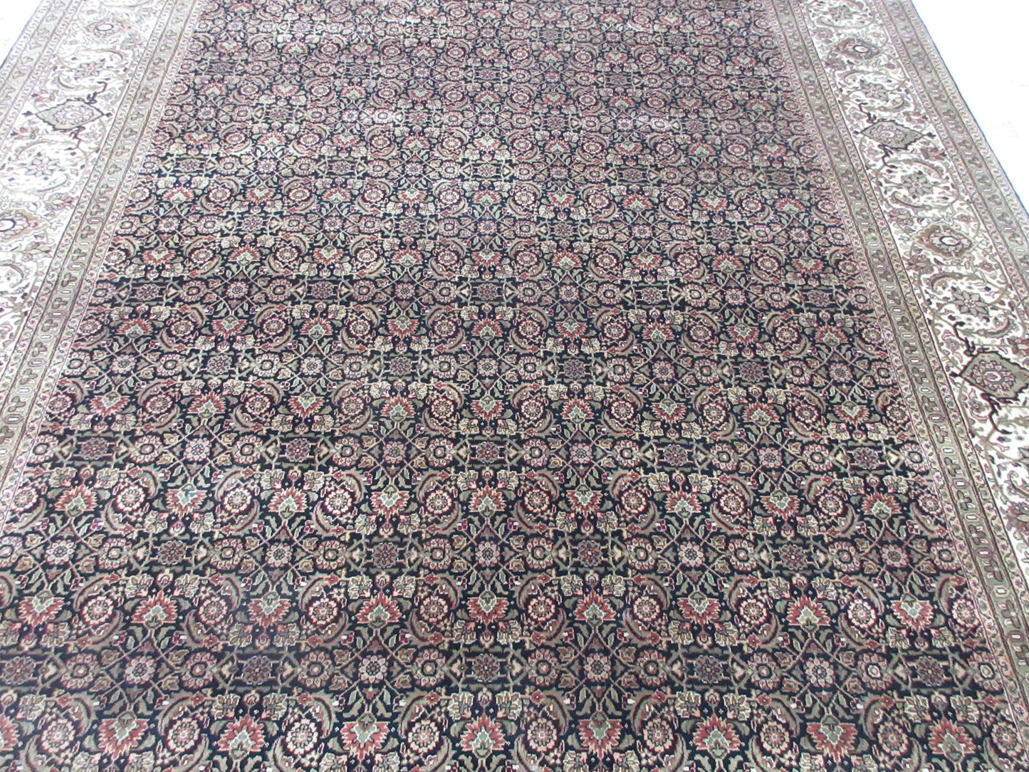 Elegant Hand-Knotted 8x10 Feet Persian Area Rug - Traditional Design Home Decor Rug