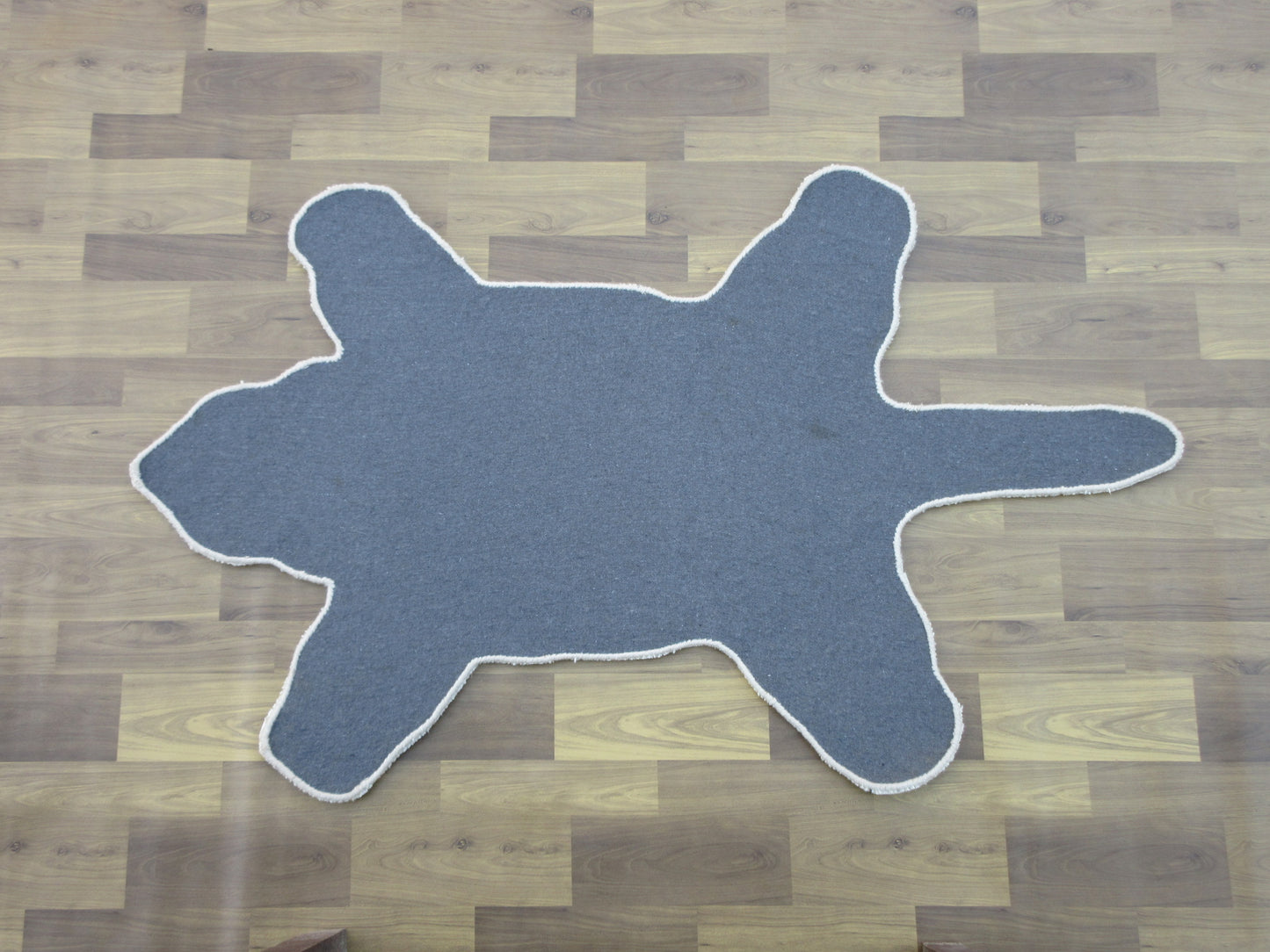 Pounce into Fun with this Modern Panther Rug (5'x3') - Perfect for Kids' Rooms!