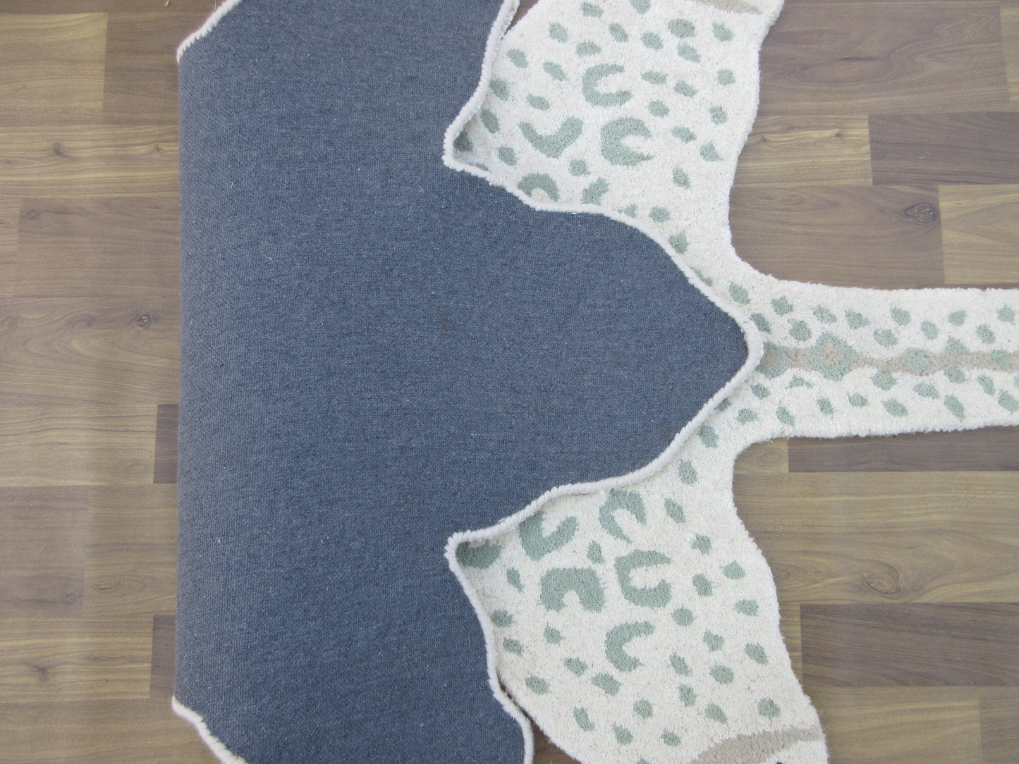 Pounce into Fun with this Modern Panther Rug (5'x3') - Perfect for Kids' Rooms!