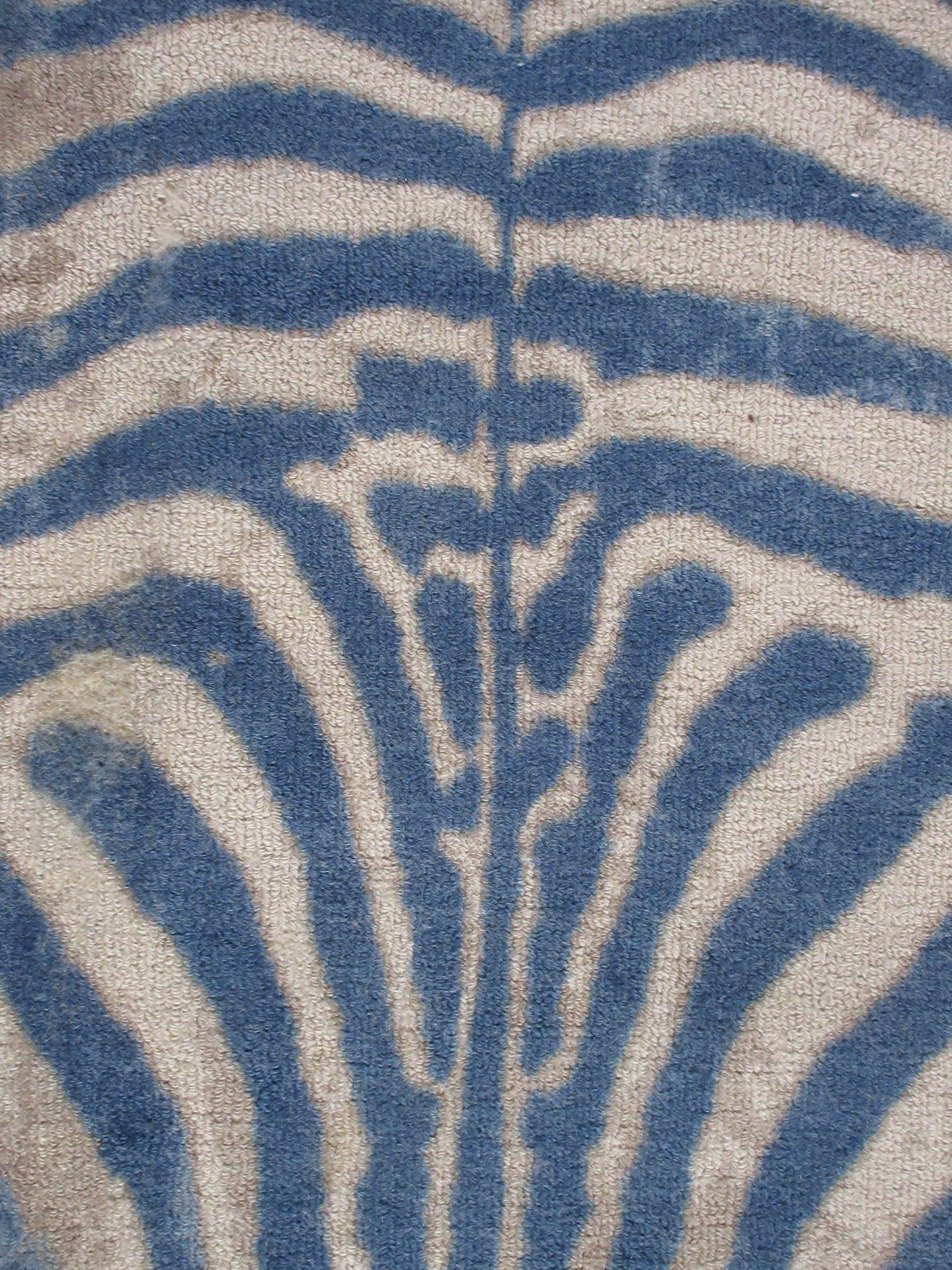 Zebra Print Tufted Rug 4x6 ft - Animal Print Wildlife Decor