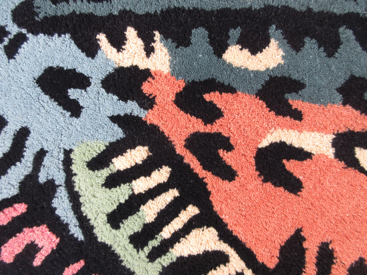 Hand-Tufted Wool Crocodile Rug (5x3 ft.) - Fun & Coloful for Kids' Playroom