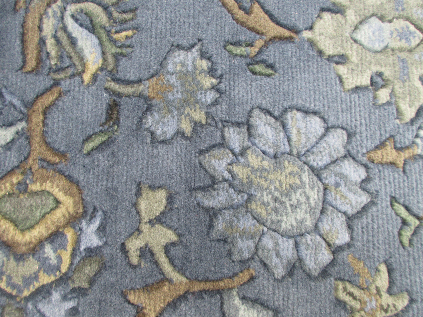 Handmade Wool Floral Area Rug with Blue and Earth Tone Accents | Traditional Design Rug