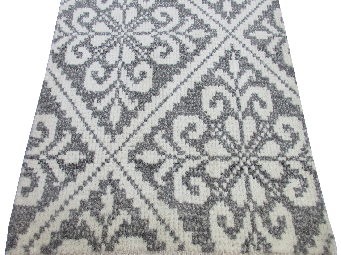 3x2 ft Black and White Geometric Doormat with Tassels