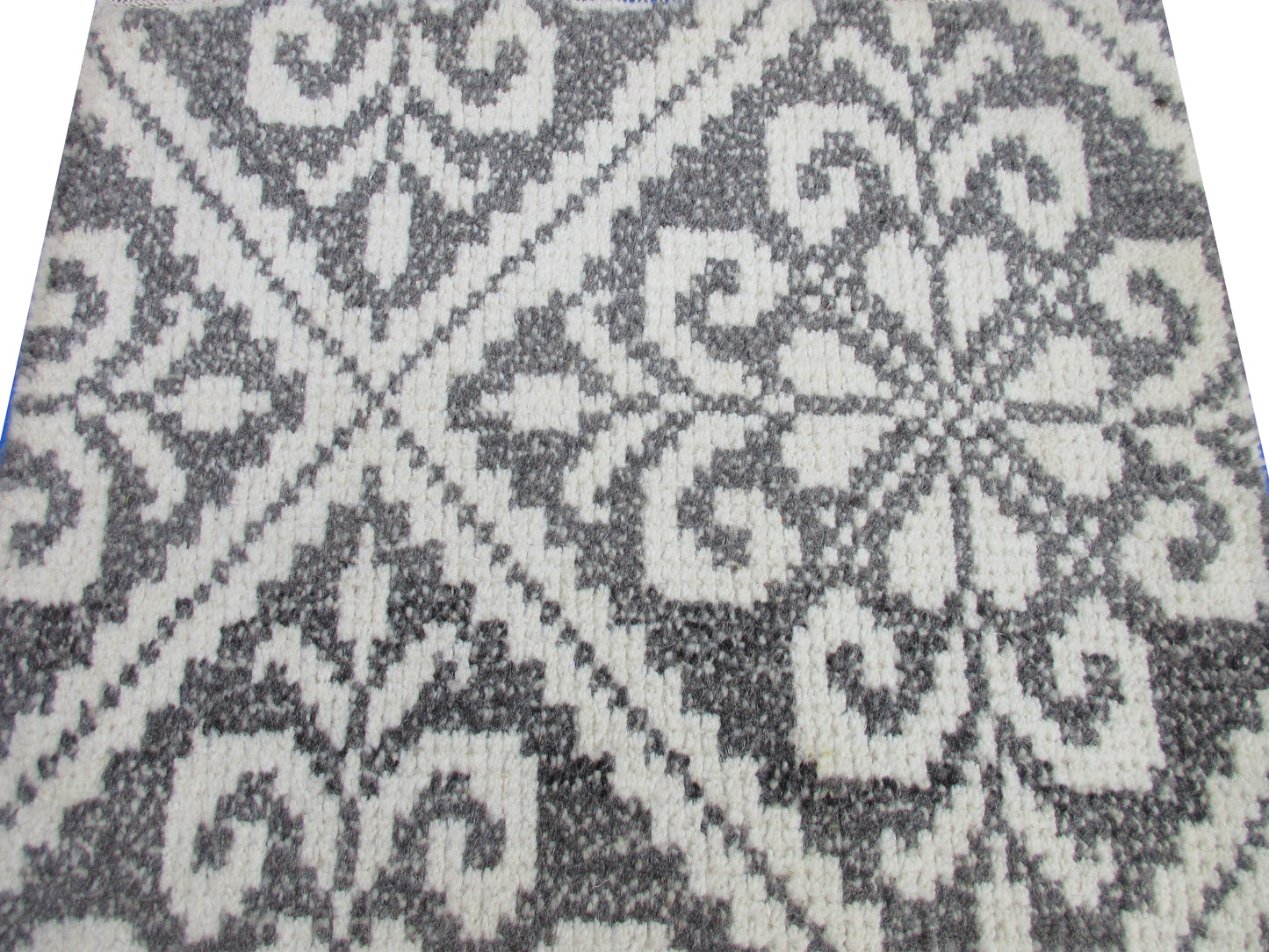 3x2 ft Black and White Geometric Doormat with Tassels