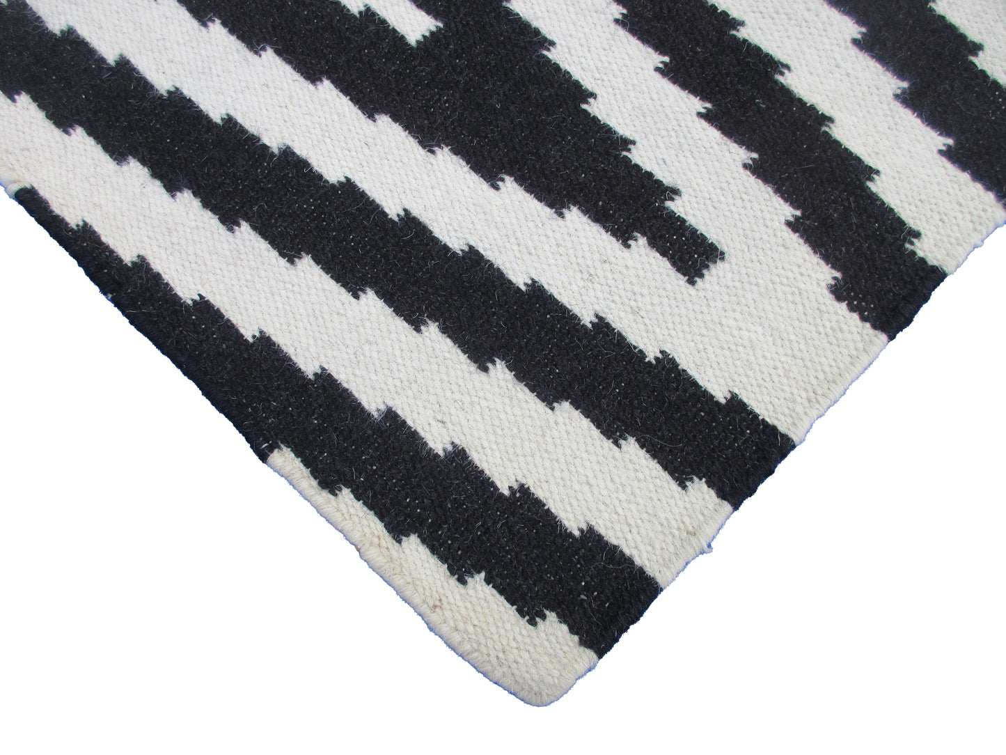 Black & Ivory Geometrics Handmade 3.0X2.0 feet Home Decor Area Rug