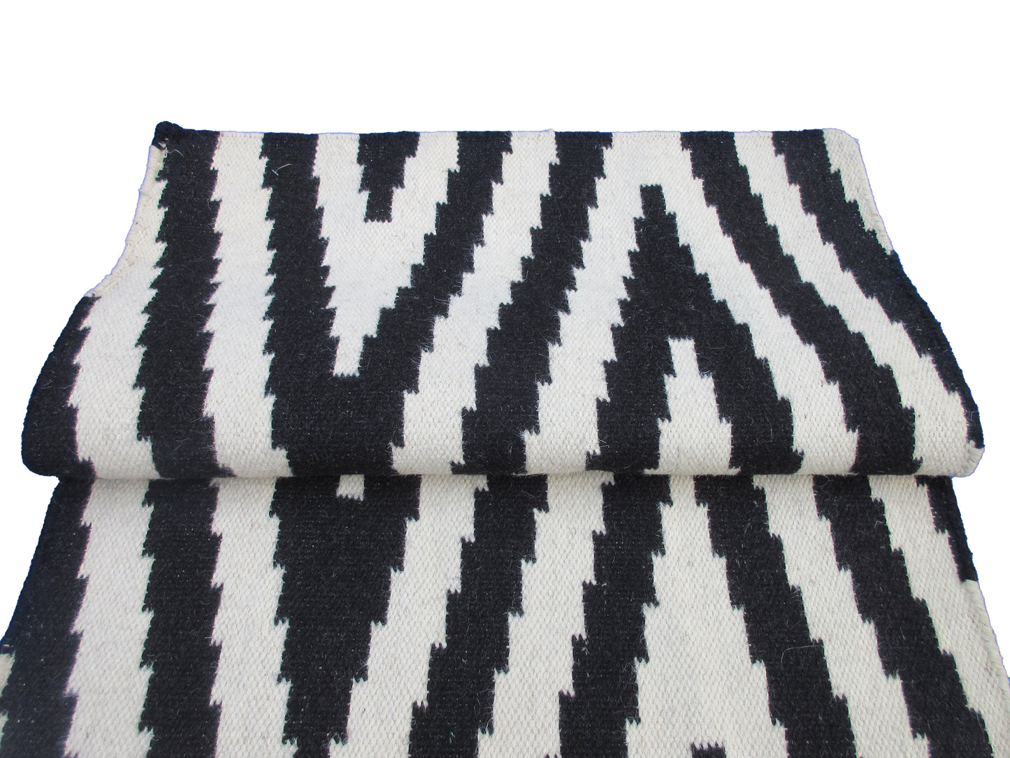 Black & Ivory Geometrics Handmade 3.0X2.0 feet Home Decor Area Rug