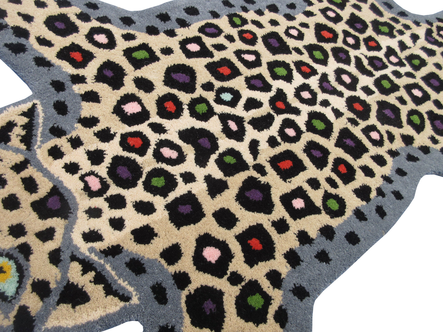 Luxurious Hand-Tufted 3x5ft Leopard Rug with Vibrant Spots - Animal Print Carpet