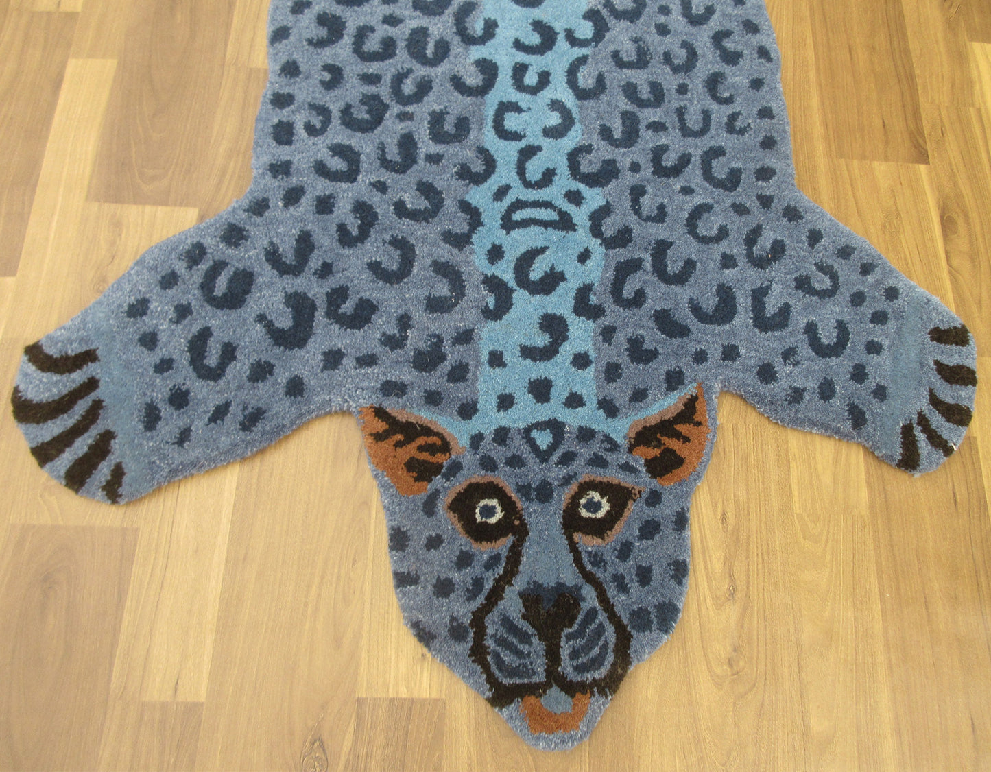 Handmade Blue Leopard Shaped Tufted Rug – Unique Animal Lover Design, 5x3 ft