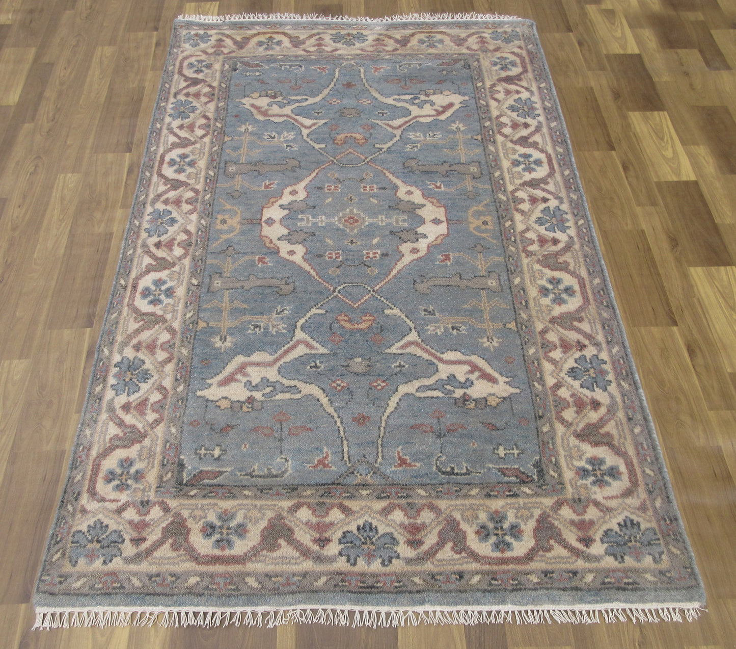 Handmade Wool Rug 6x4 ft - Silver, Beige Traditional Floral Pattern Area Rug