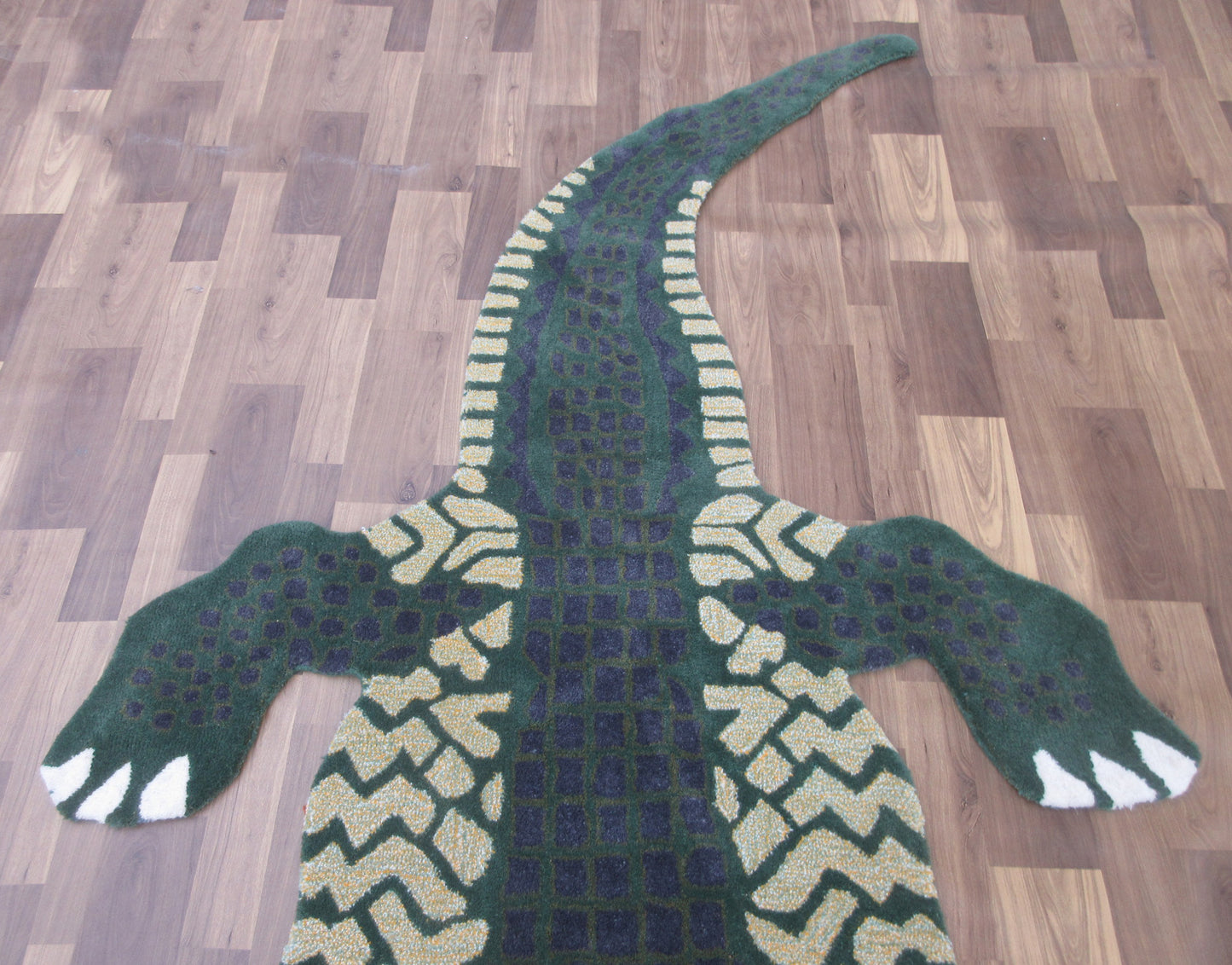 Handmade Wool Rug 8X5 ft Green Colour Crocodile Carpet for Living Room Accent