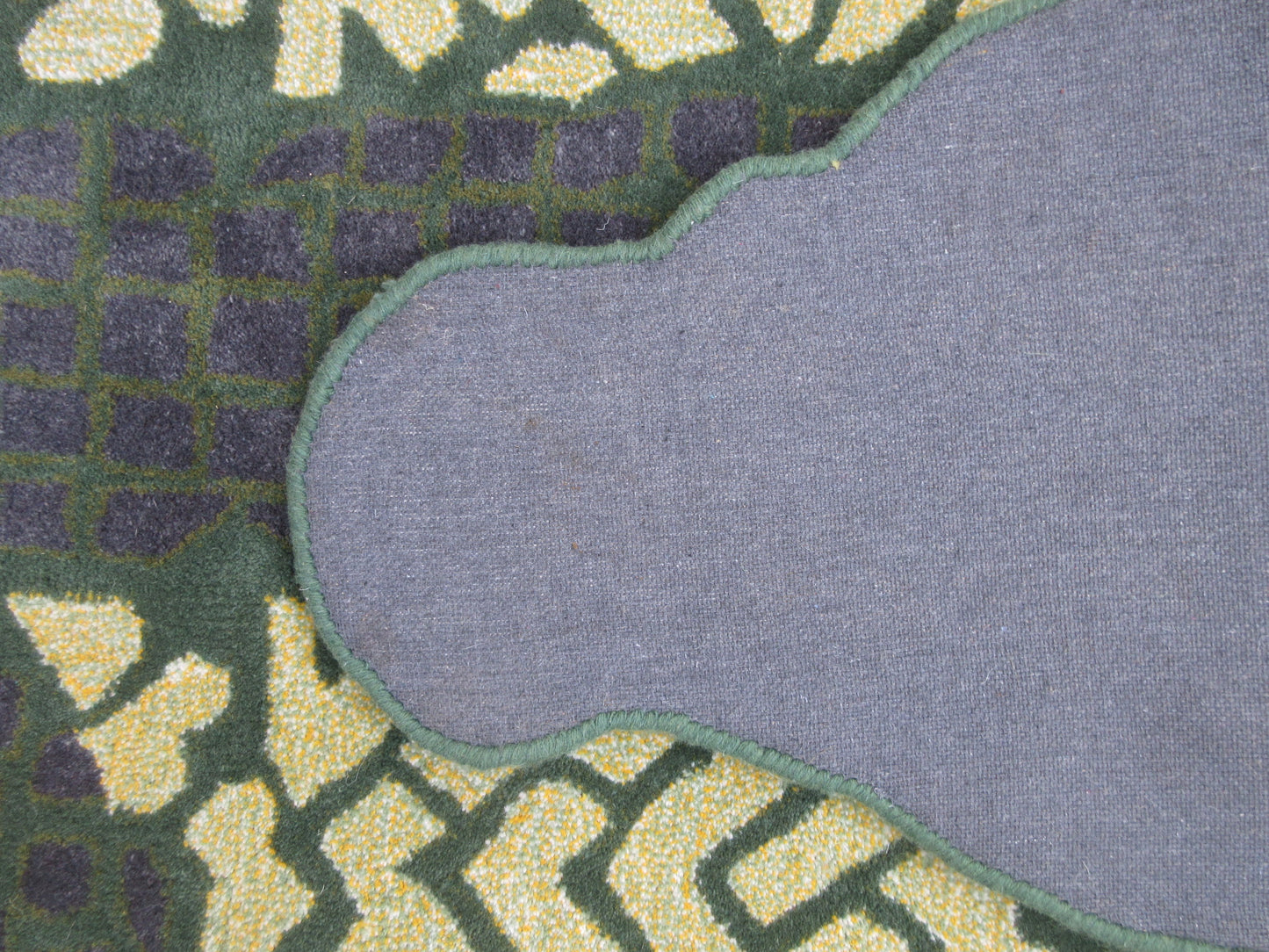 Handmade Wool Rug 8X5 ft Green Colour Crocodile Carpet for Living Room Accent