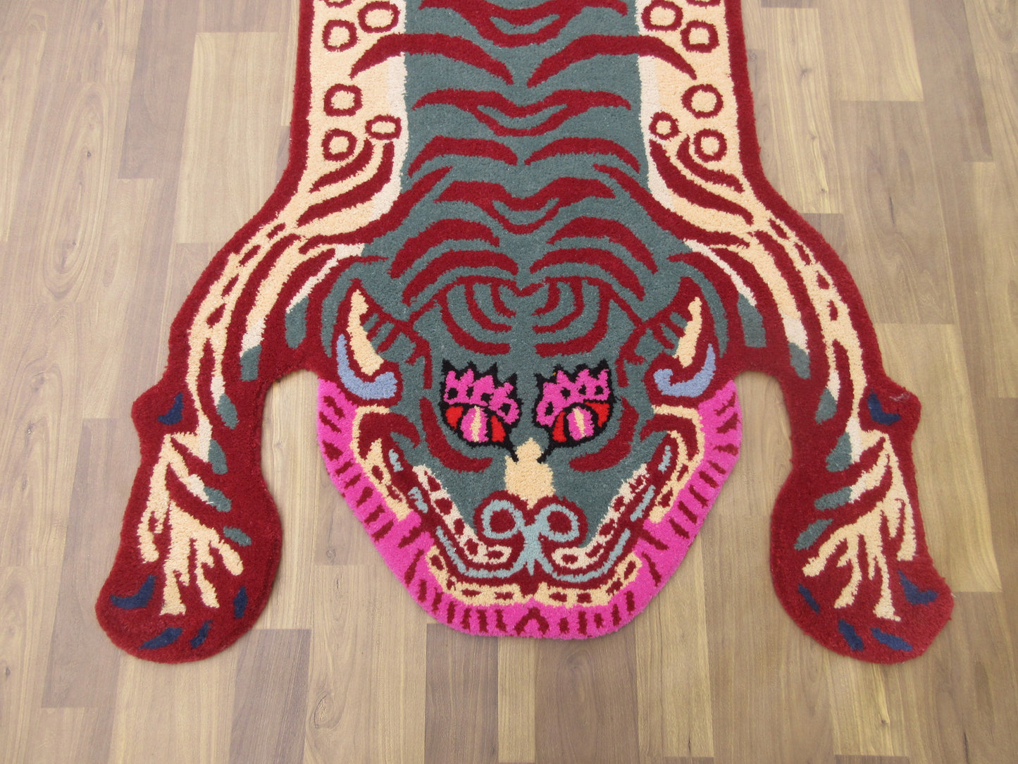 Handmade 5X3 ft Tibetan Tiger Shaped Wool Area Rugs Luxurious Living Room Rugs